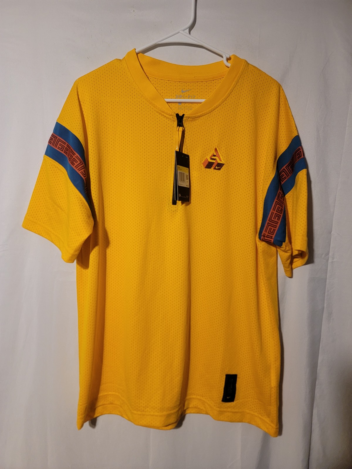 Nike Giannis Short Sleeve Shirt Yellow Size Small CK6296-739 Basketball Mens