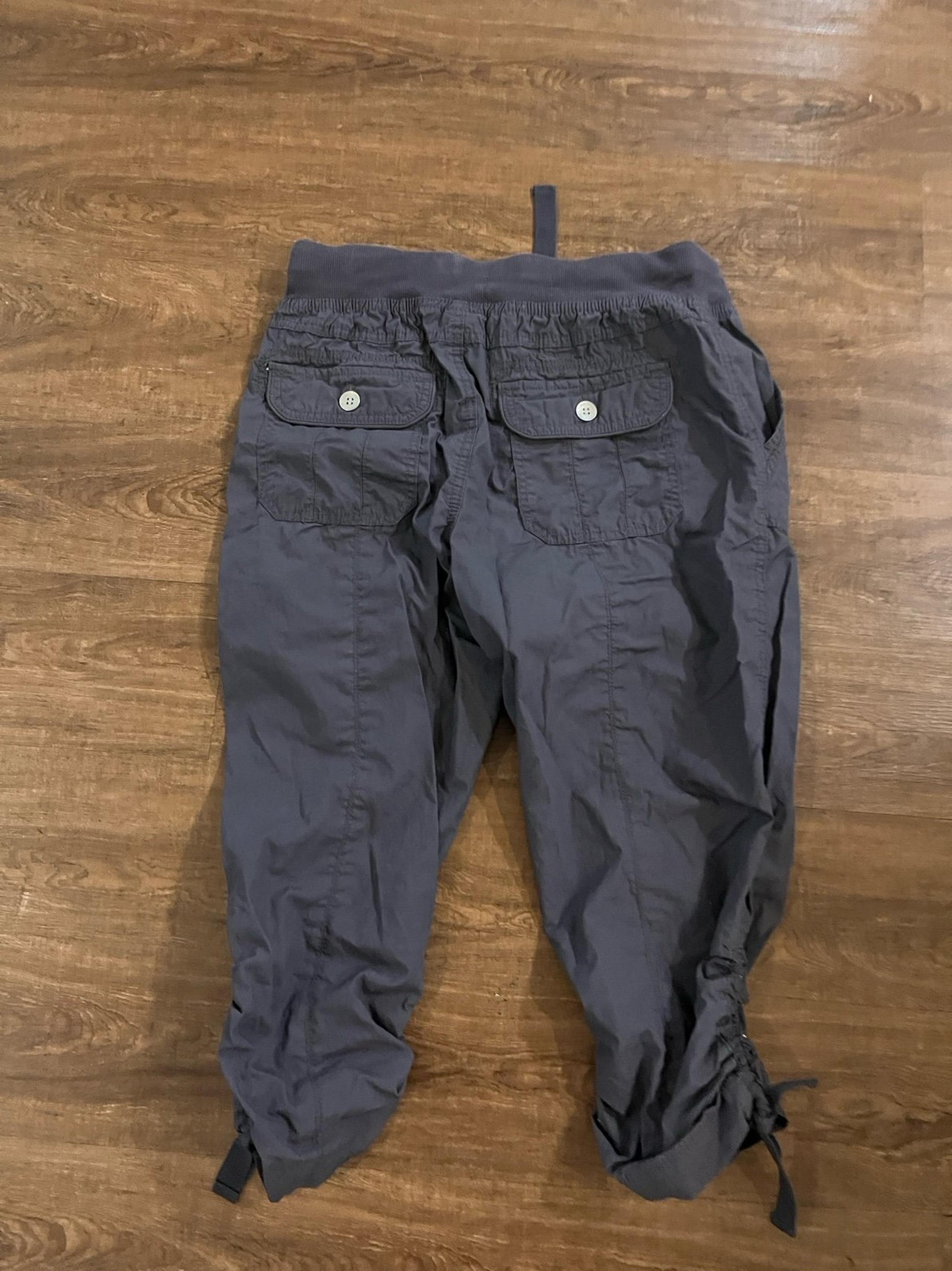 Calvin klein cargo capri pants