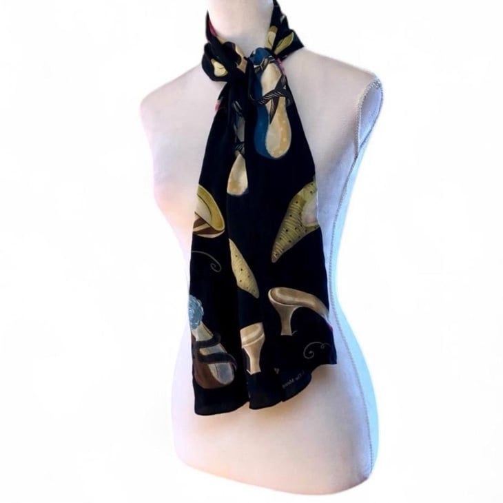Metropolitan Museum of Art Shoe Scarf