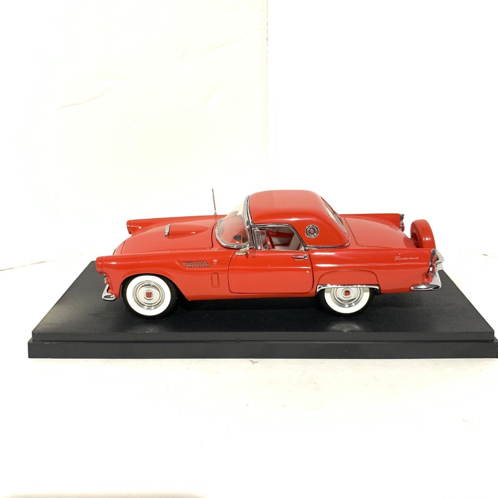 Danbury Mint 1956 Thunderbird 1:24 Scale