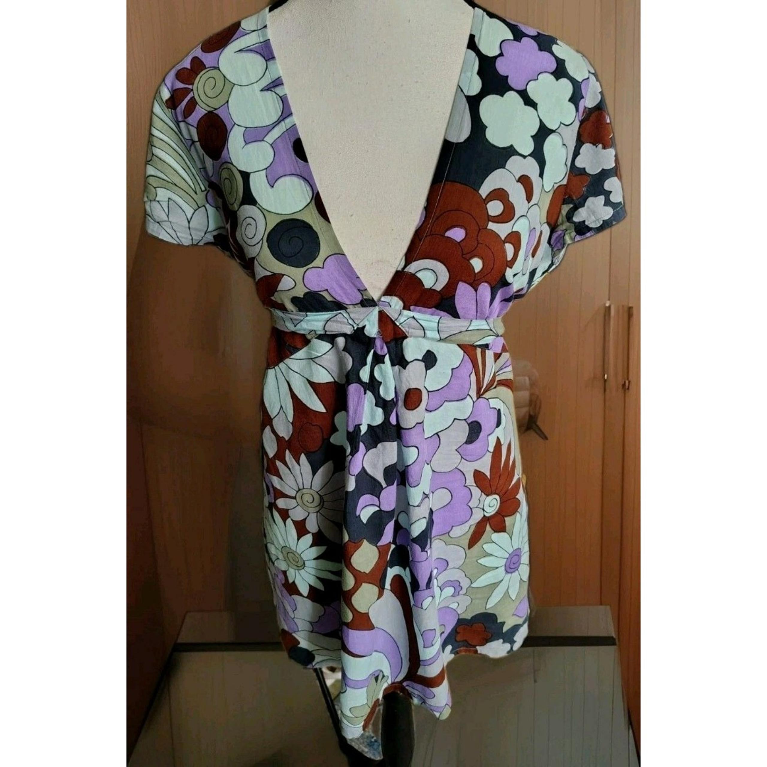 Antik Batik Blouse Size L V neck Floral Tie Cotton Lightweight