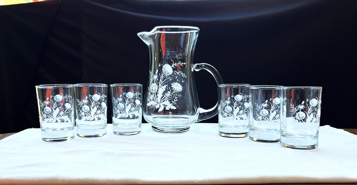 Set of 6 Lightly Painted White Dandelion and Daisy Juice Glasses and 1 Pitcher