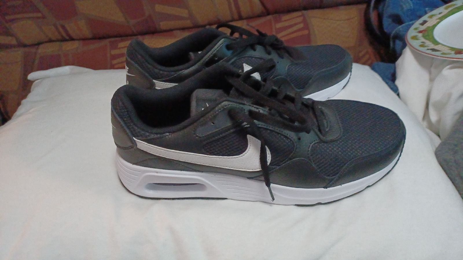 Black nike air size11 brand new