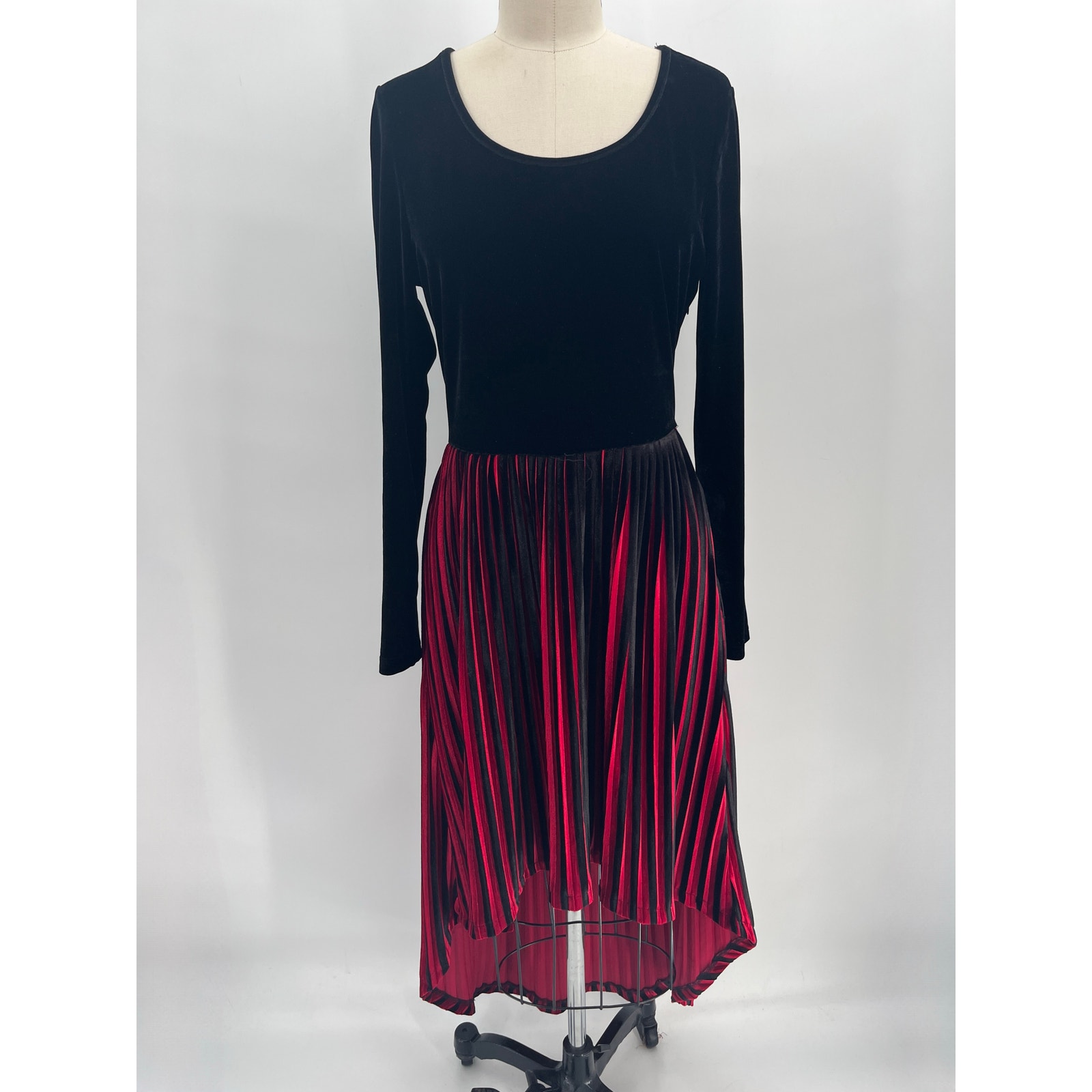 Jawbreaker Asymmetric Pleated Velvet Dress Sz US6 Black Red High Low