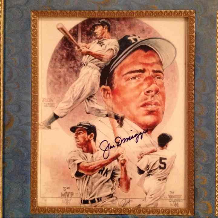 Joe DiMaggio autographed litho / photo