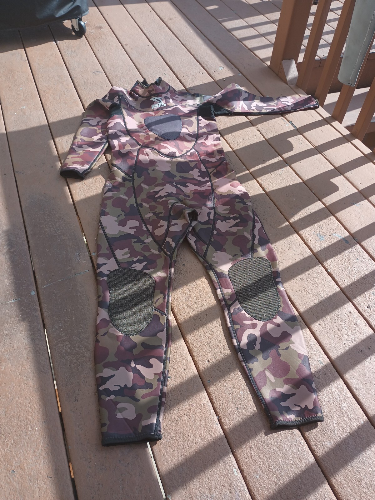 IST proline camo body suit. FITS LARGE up to 2XL.