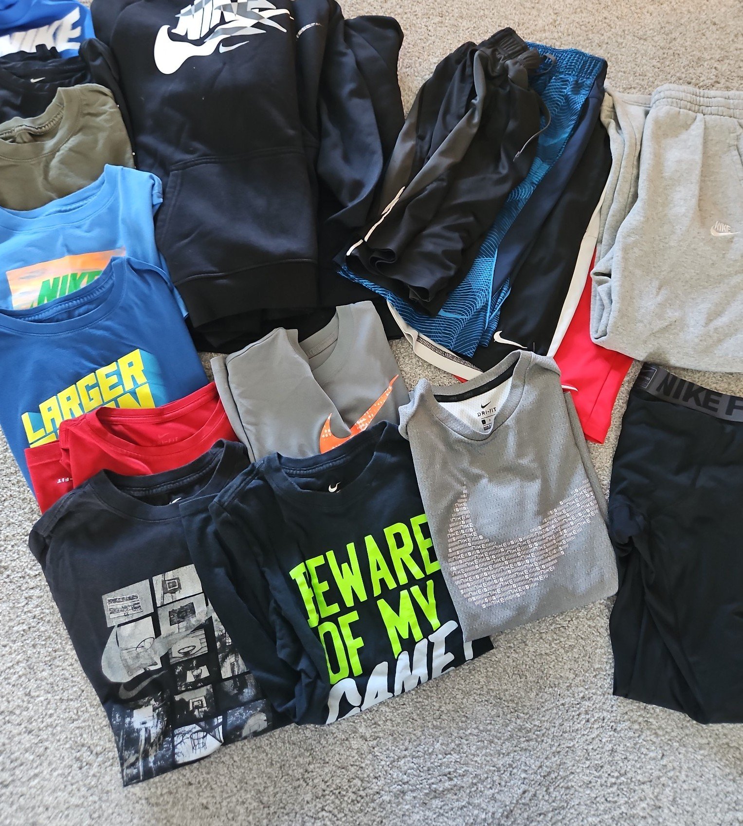 Boys NIKE lot