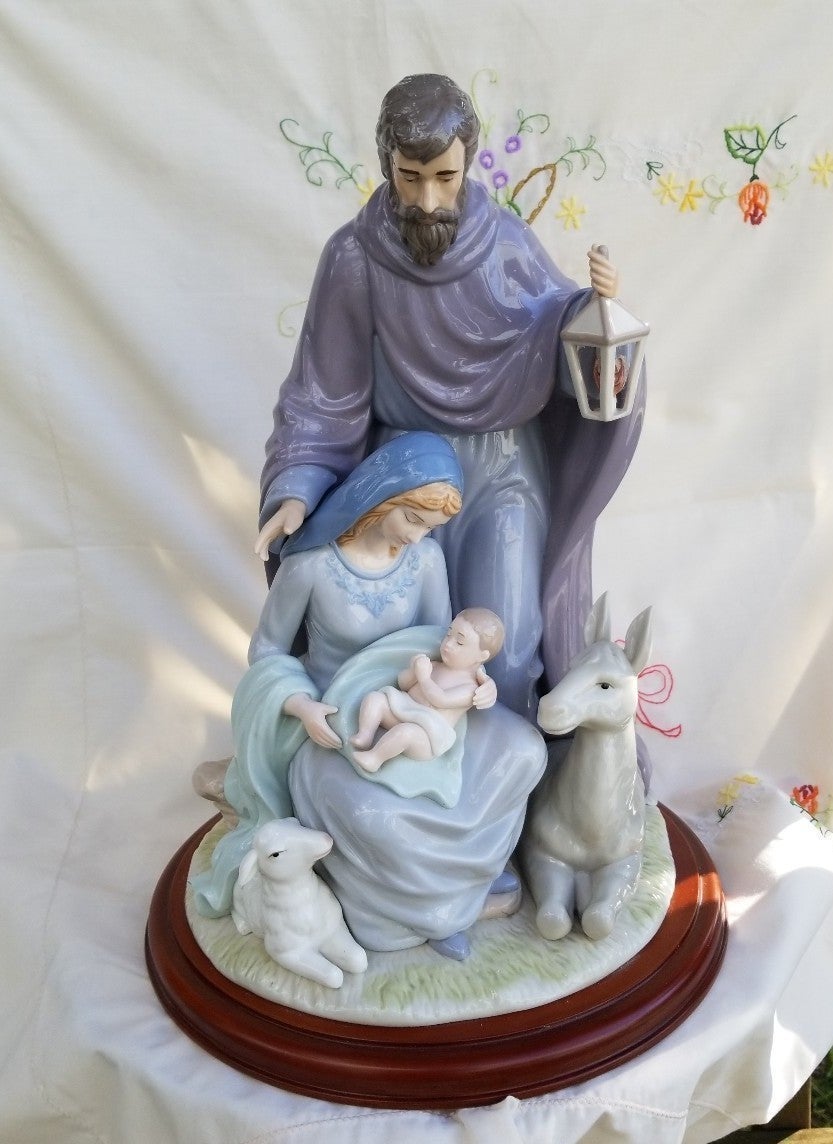 Beautiful Porcelain Mary & Joseph With Baby Jesus