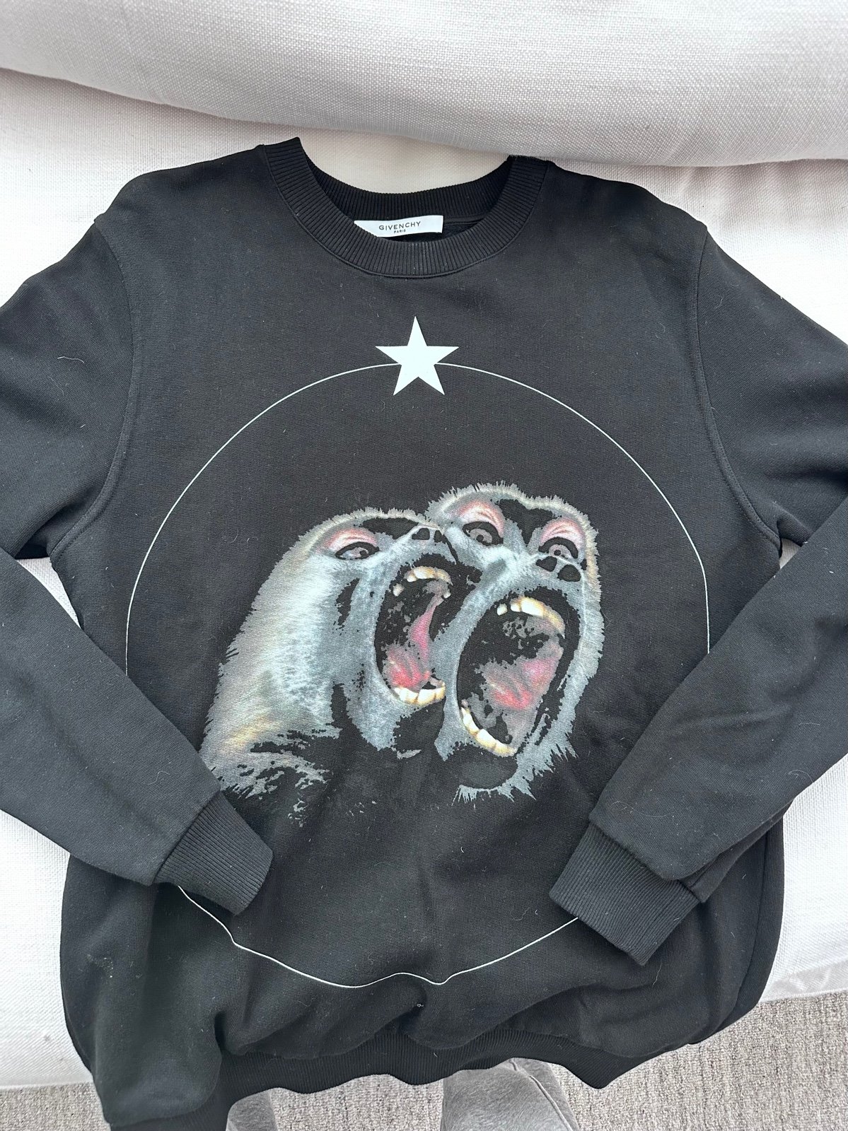Givenchy monkey brothers sweatshirt ( size S )
