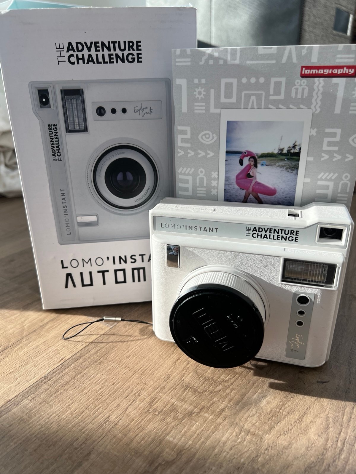 Excellent condition!! Limited Edition! Fuji film Instax Polaroid Camera White