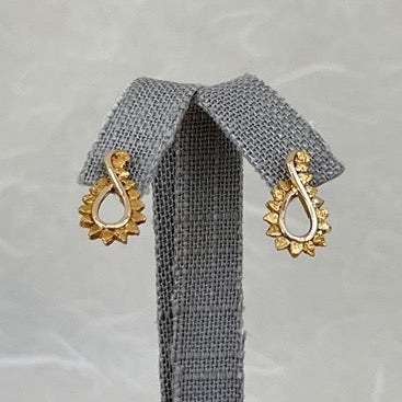 10K Vintage Yellow Gold Placer Style Open Teardrop Earrings GE-2710
