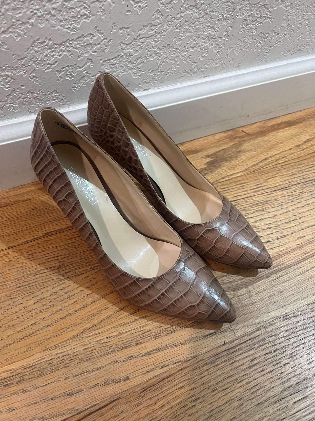 big sale Nine West Pointed Toe Pump Women big sale Nine West Pointed Toe Pump Women