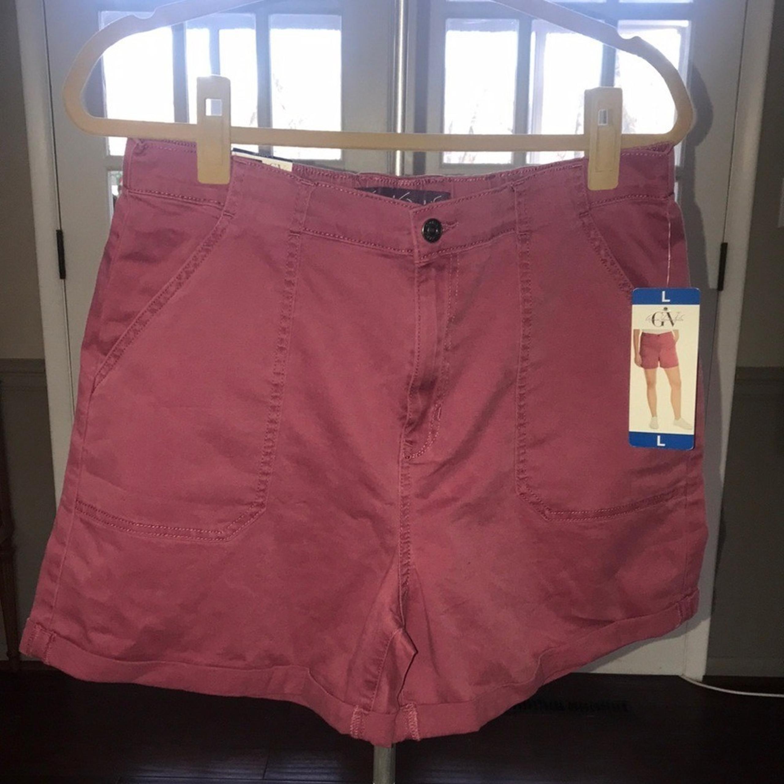 NWT GV Gloria Vanderbilt Women's Utility Shorts Large Pink