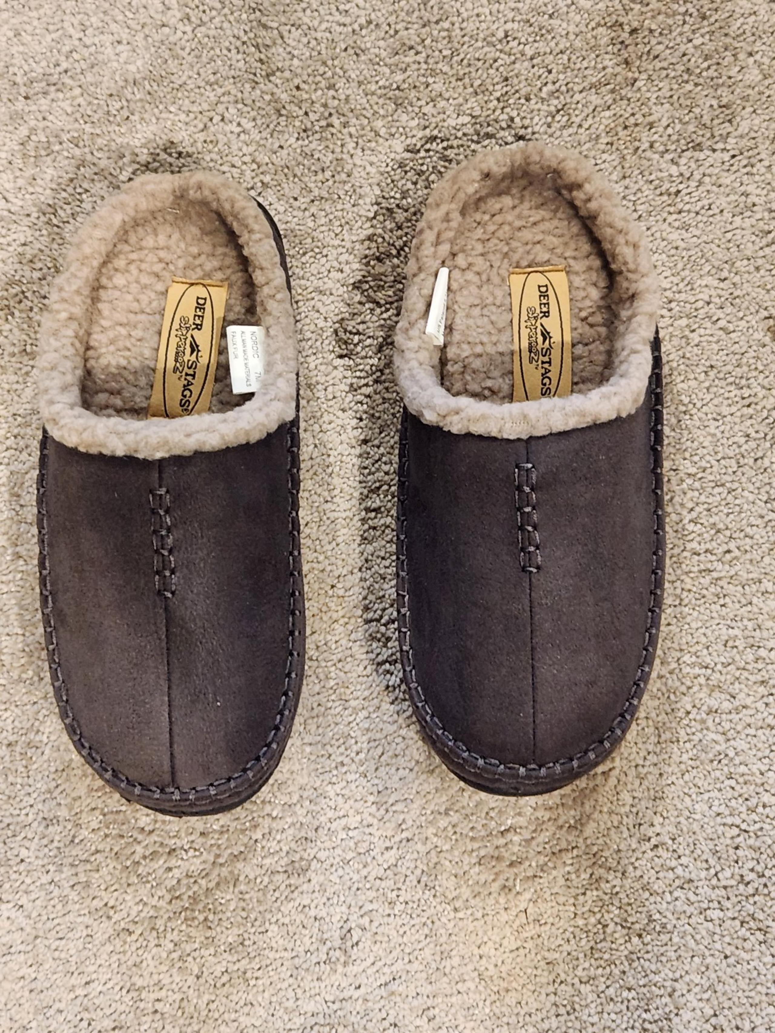 DeerStag Grey Sherpa Lined Slippers Mens Size 7, New