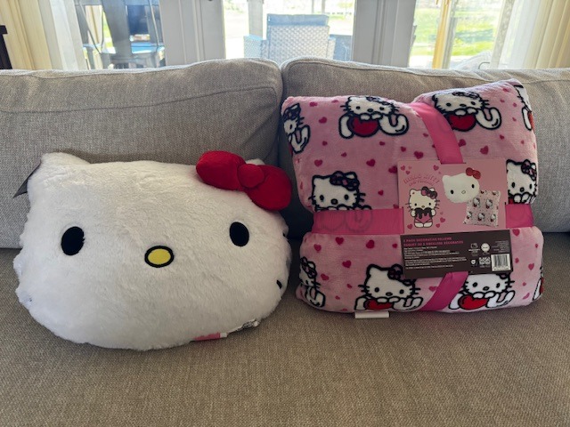 Hello Kitty Pillows, 2 Pack set