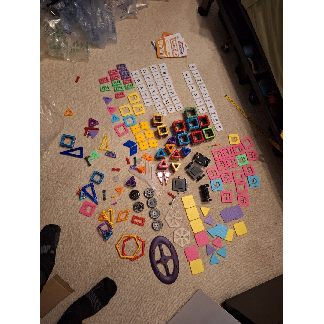 Massive 359 Piece Magnetic Building Blocks Construction Building Toys Puzzle