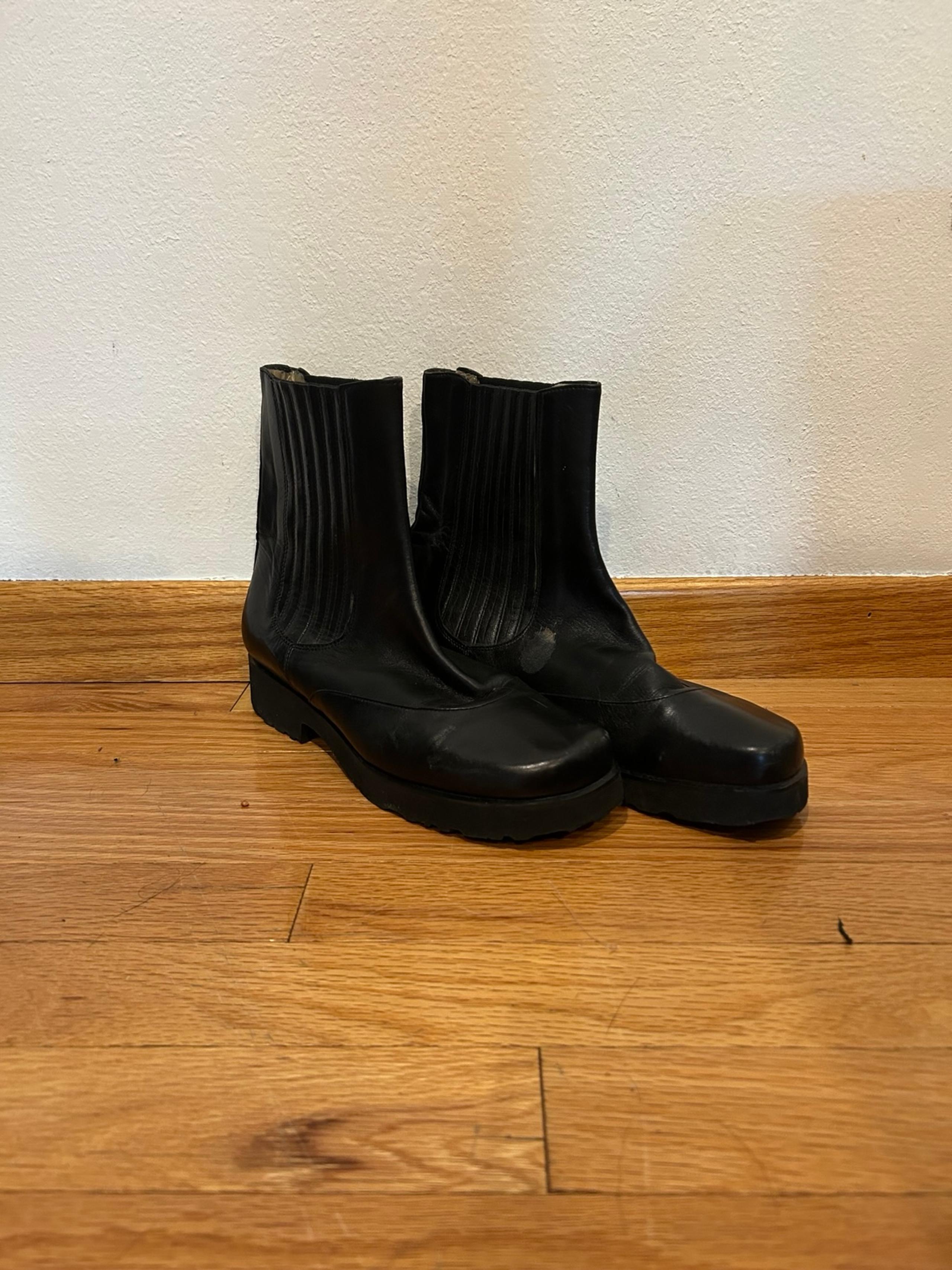 Taryn Rose Women’s Black Boots Size 9