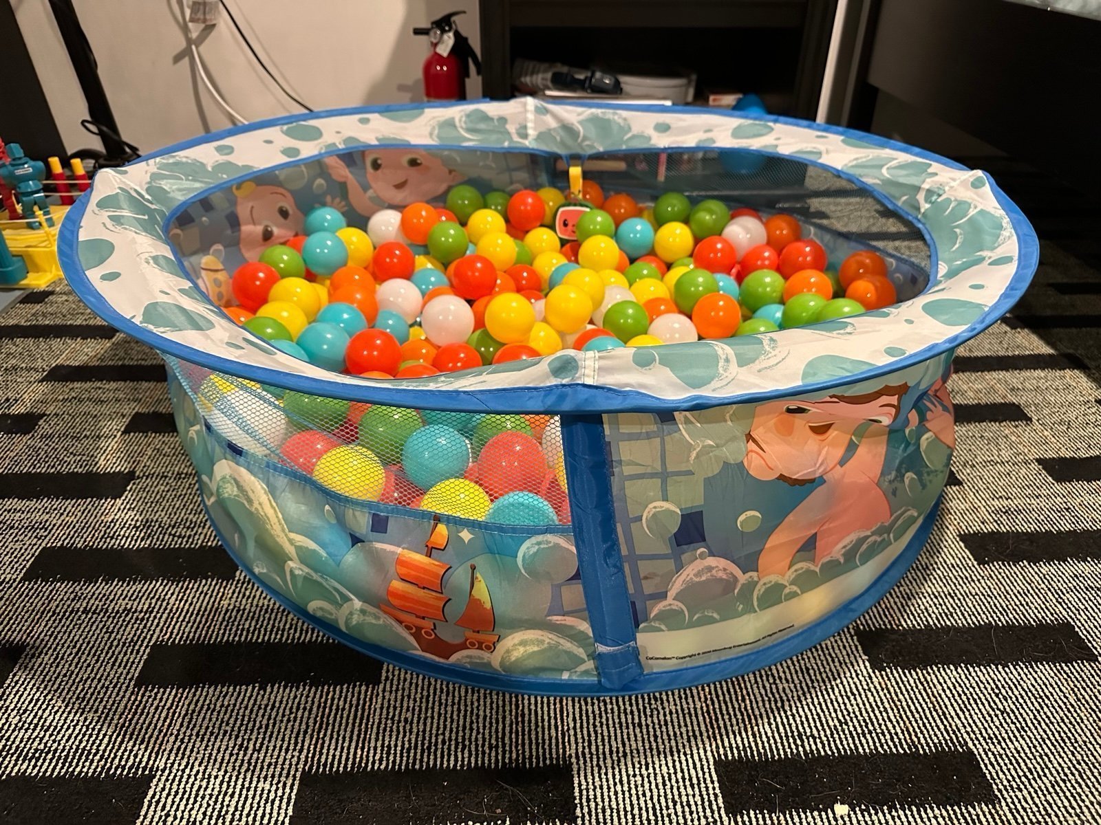 Ball Pitt with 400 Balls