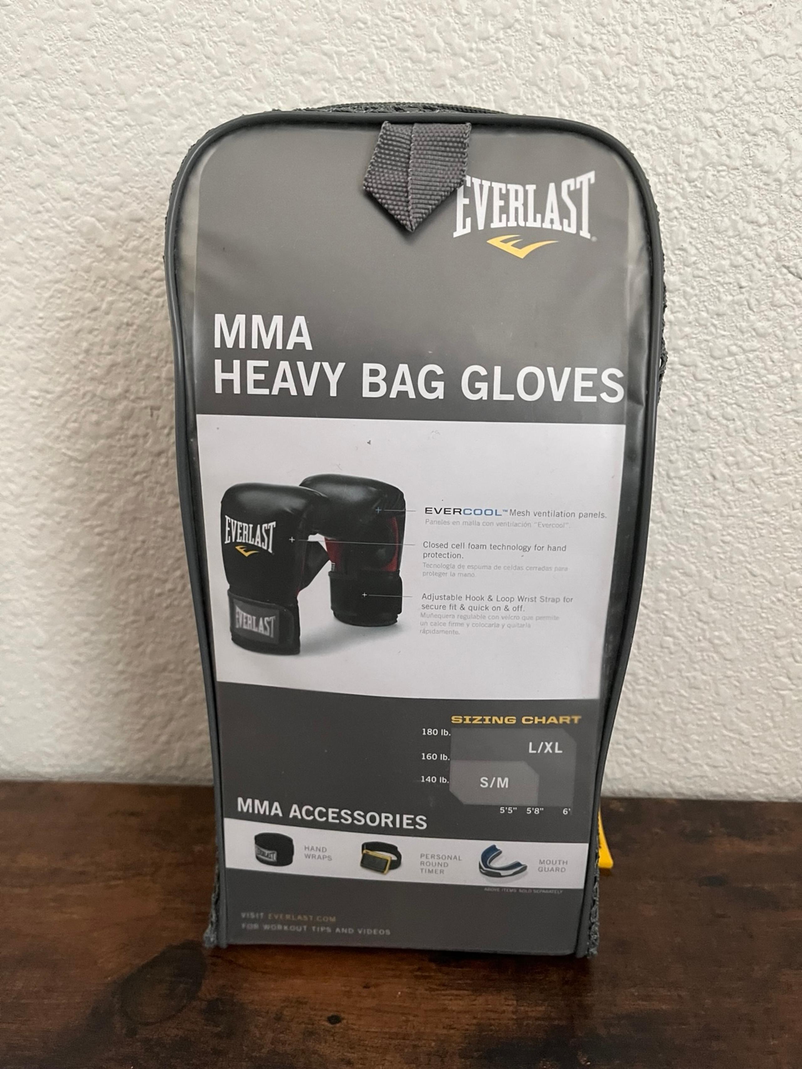 Everlast Heavy Bag Gloves, Boxing Gloves, New in carry bag, Never Used.  L/XL