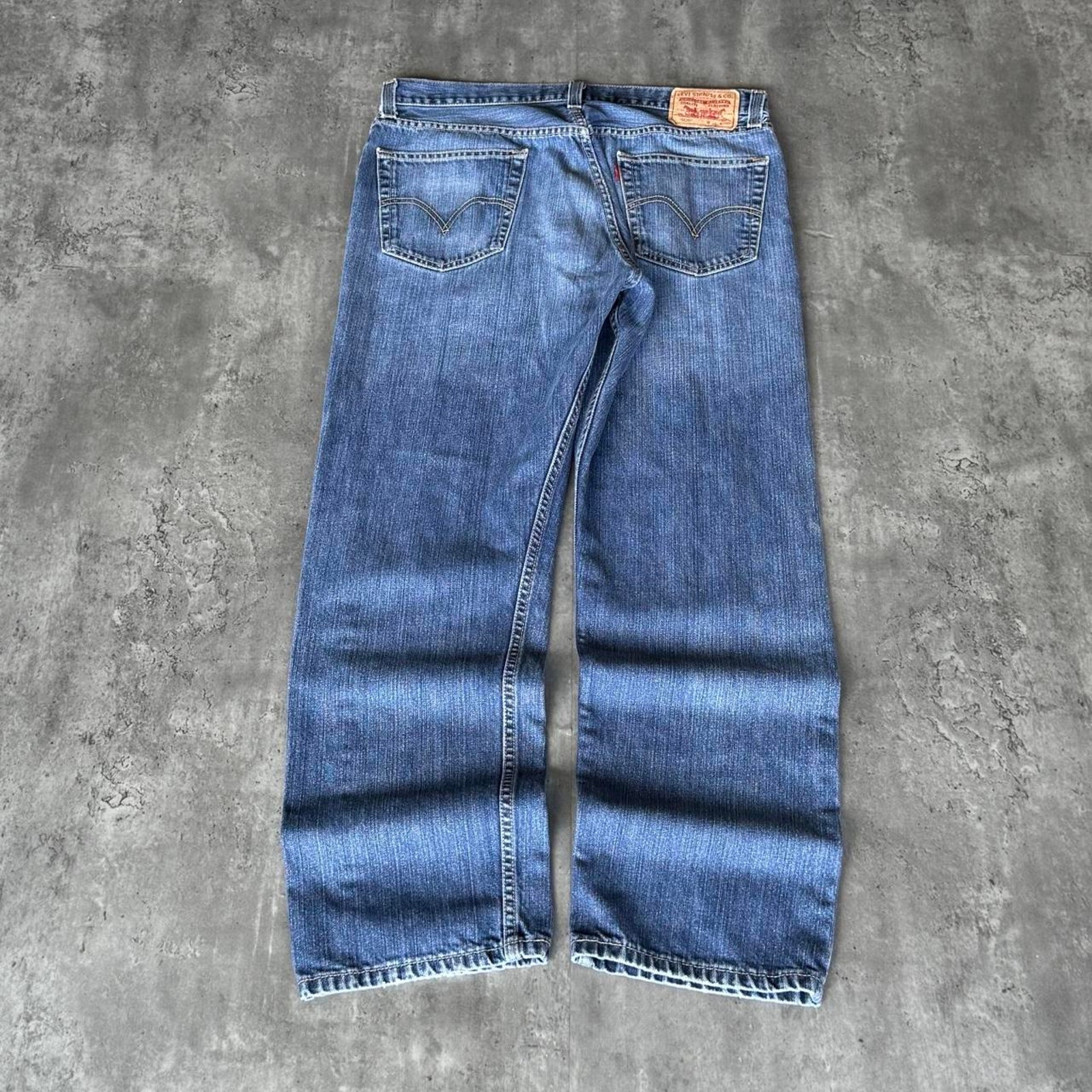 Vintage Y2K Levi’s 505 Regular Fit Essential Denim Jeans