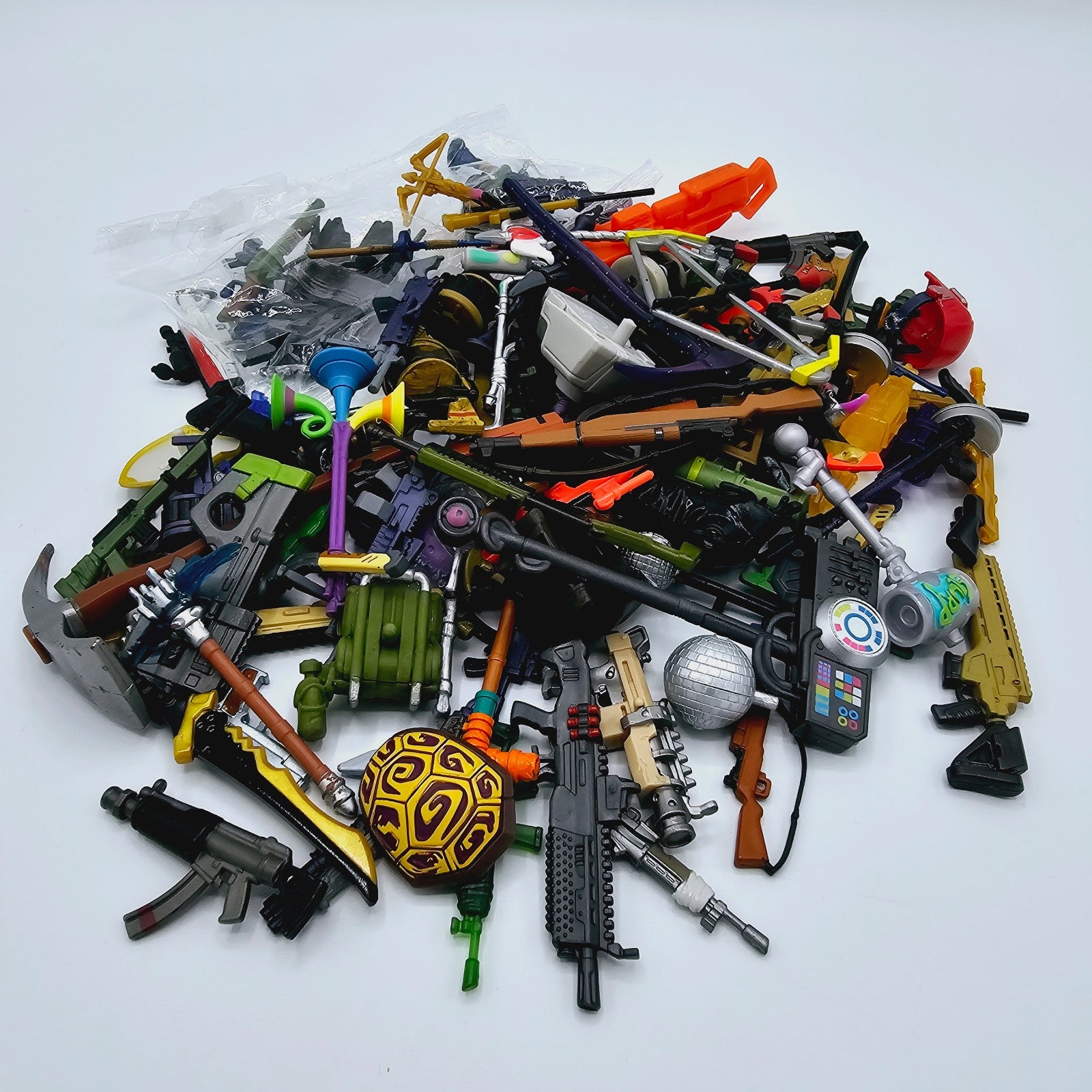 Fortnite 100+ Weapons & Accessories Lot