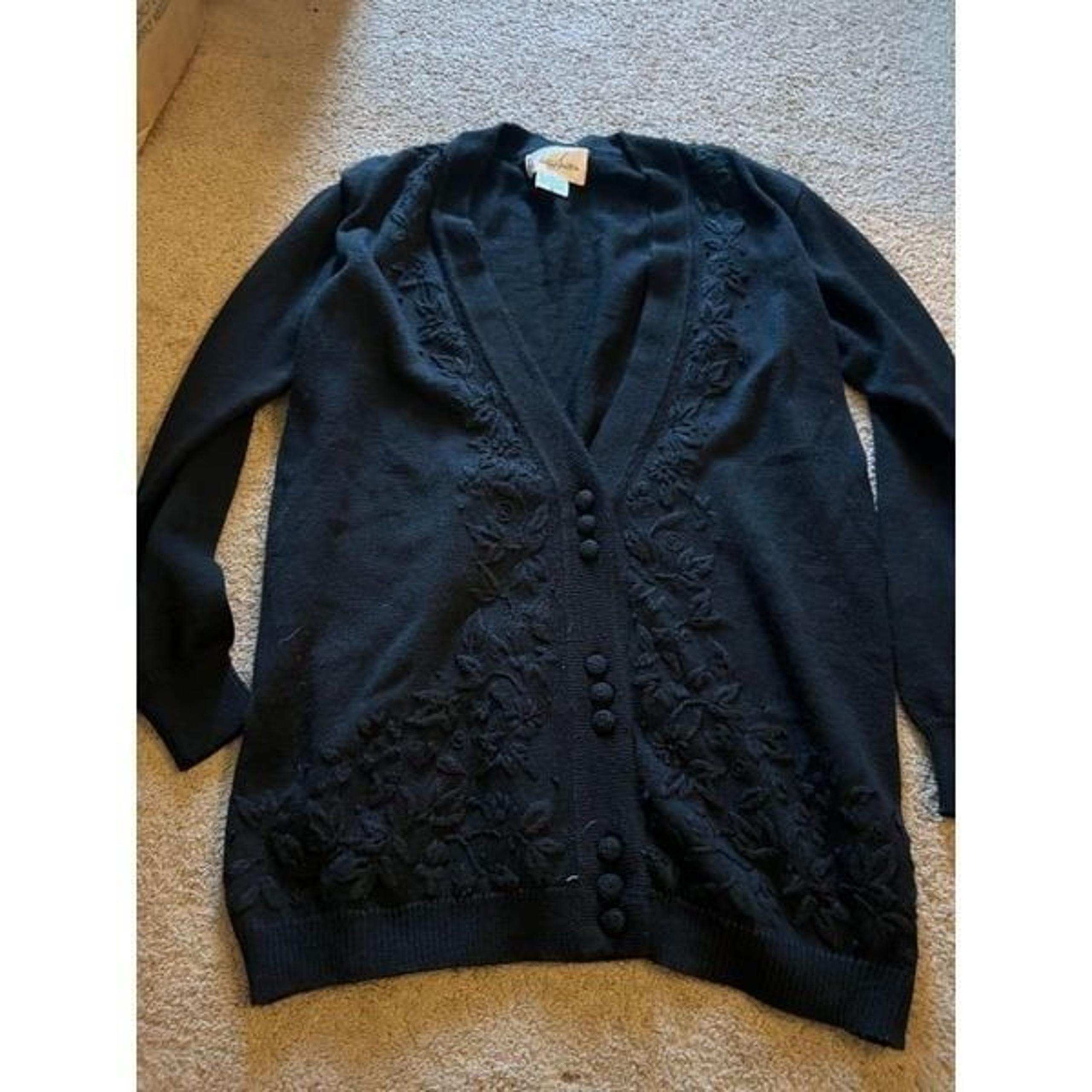 Jaclyn smith small black Cardigan