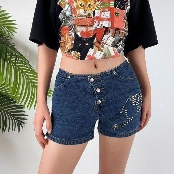 Vintage Y2K Guess Grunge Low Rise Studded Dark Wash Denim Jean Shorts / Size: 0