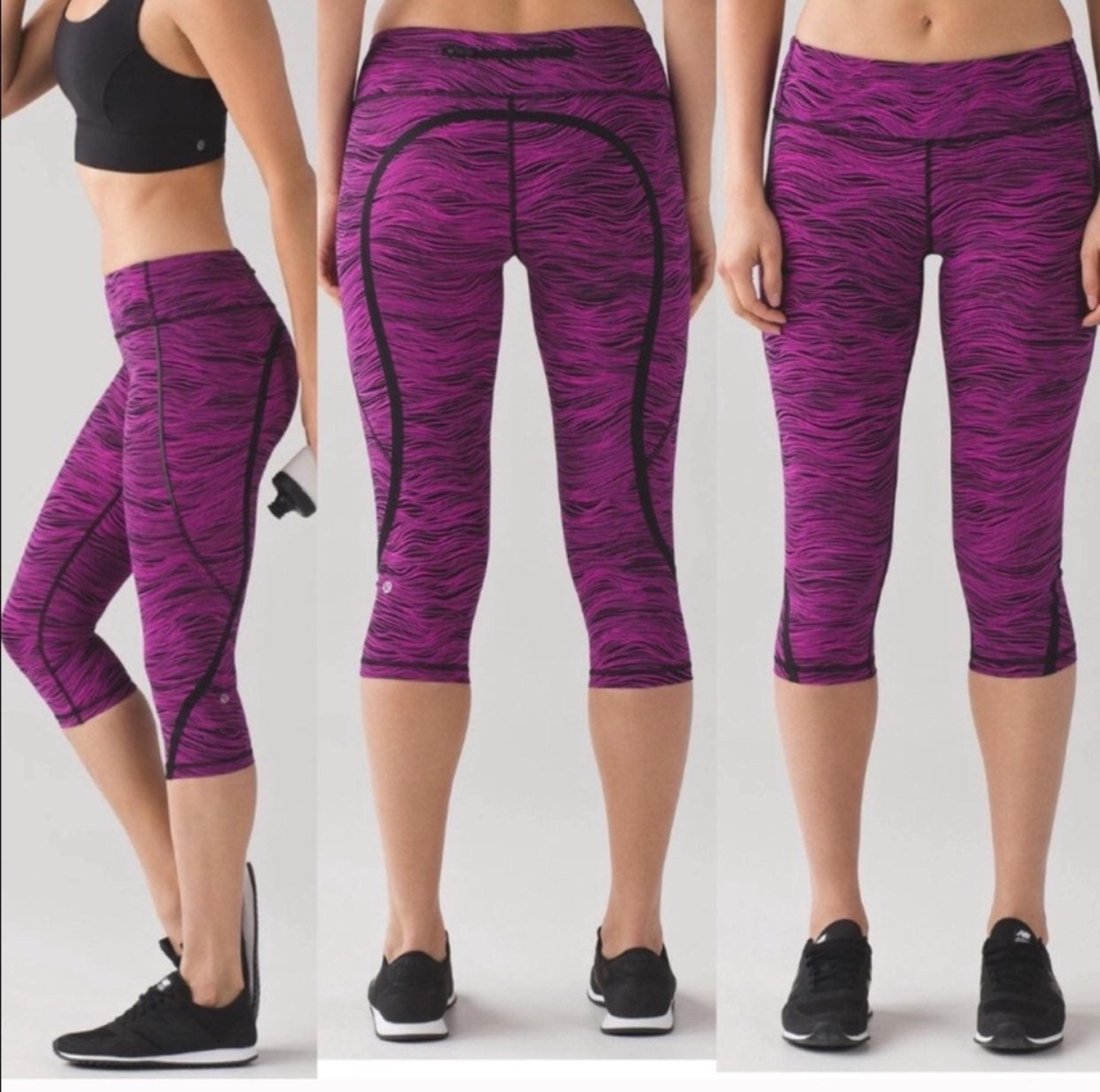 Lululemon On Track Crops in size 6