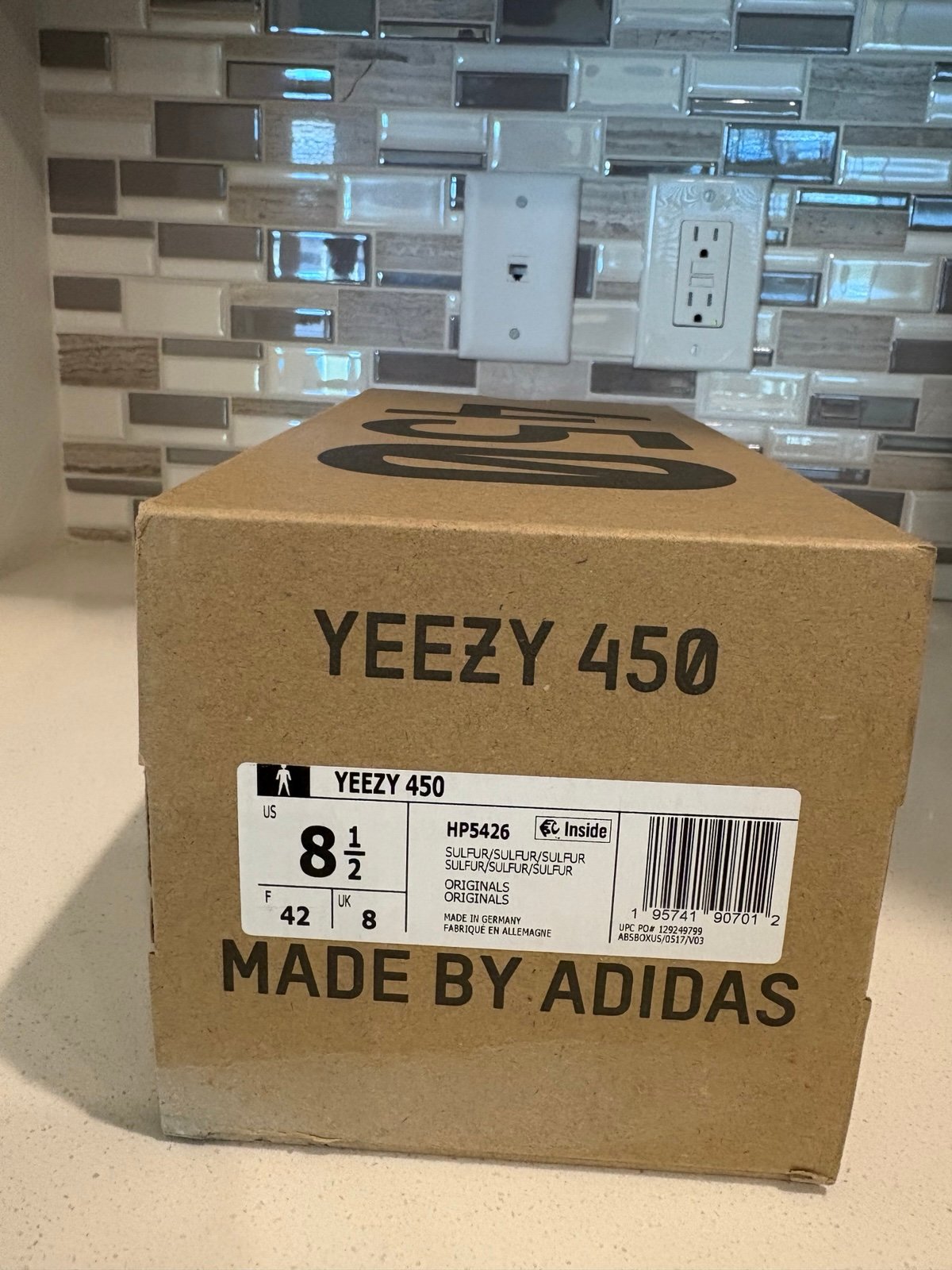 Yeezy 450 sulfur size 8.5 men’s