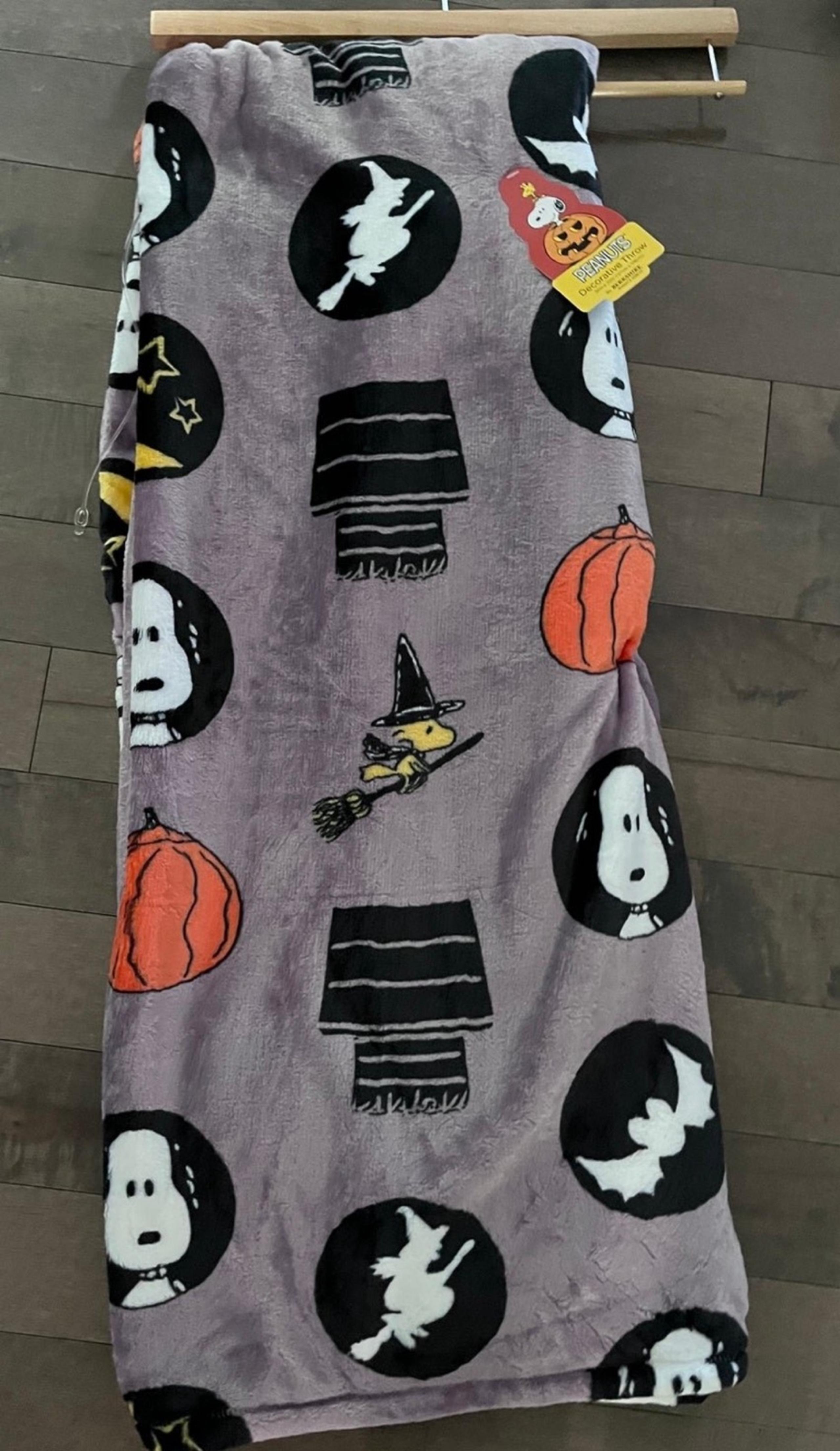 Peanuts Halloween Snoopy Woodstock Witch Pumpkin Purple 50X70 Blanket Throw NEW