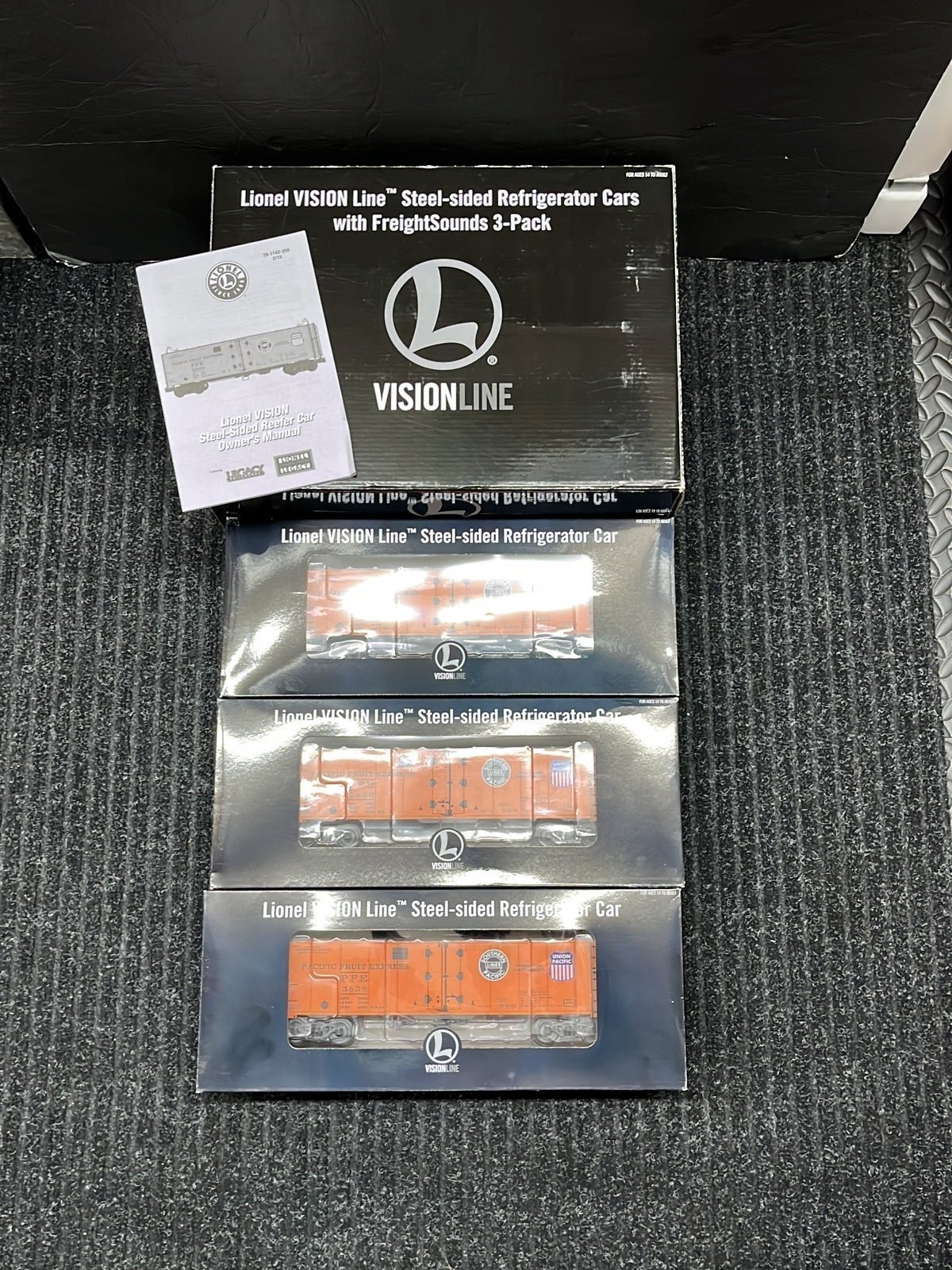 Lionel 6-83545 Vision Line Legacy Reefer 3 Pack Train Car Set