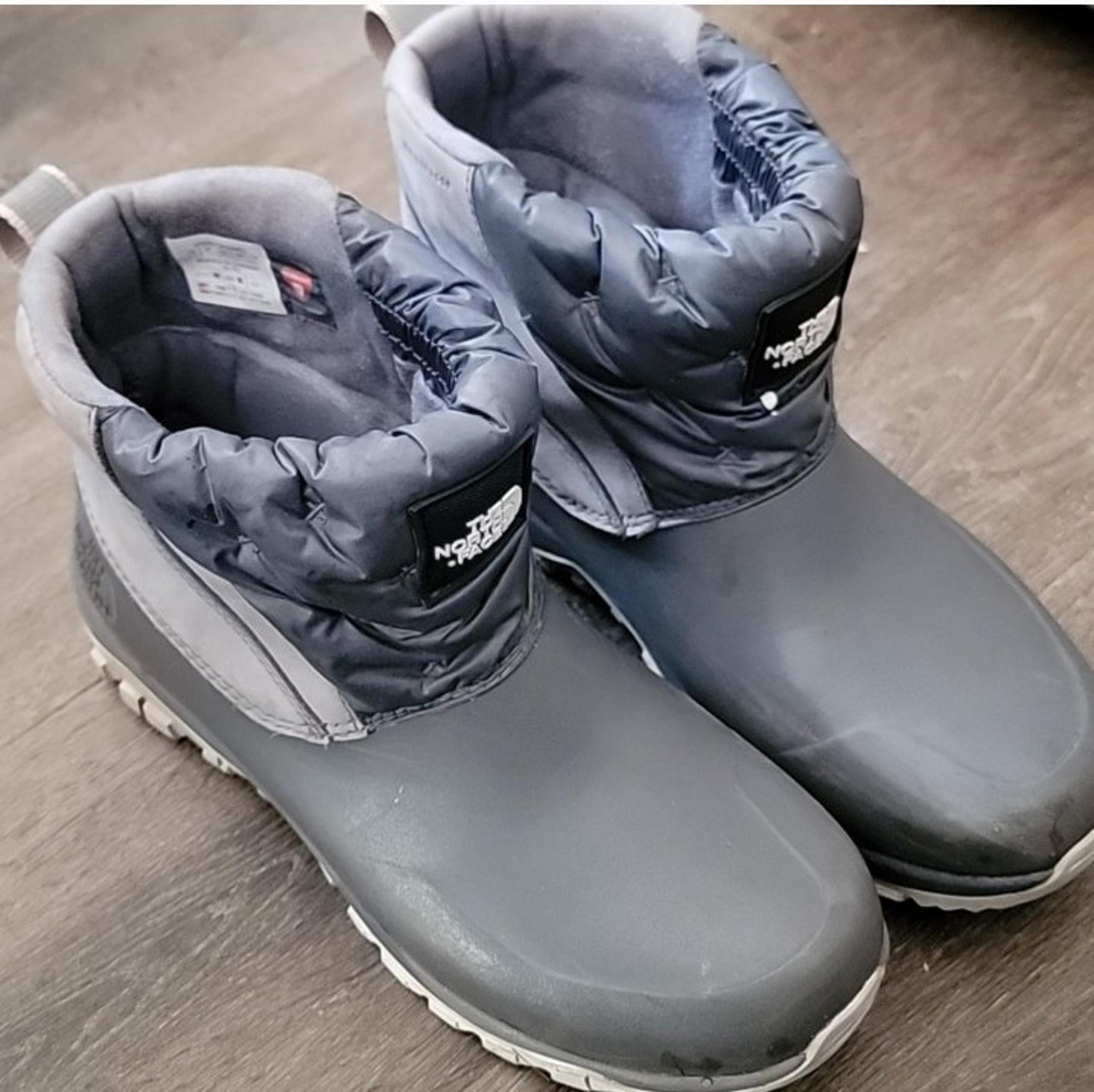 The North Face women's boots size 9,5