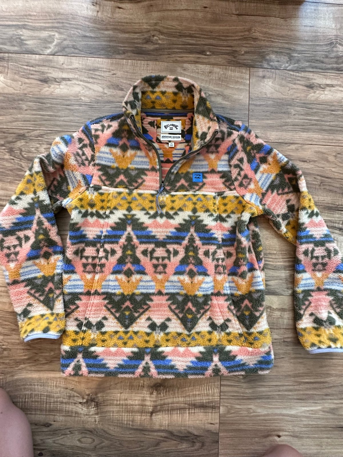 Billabong sweater