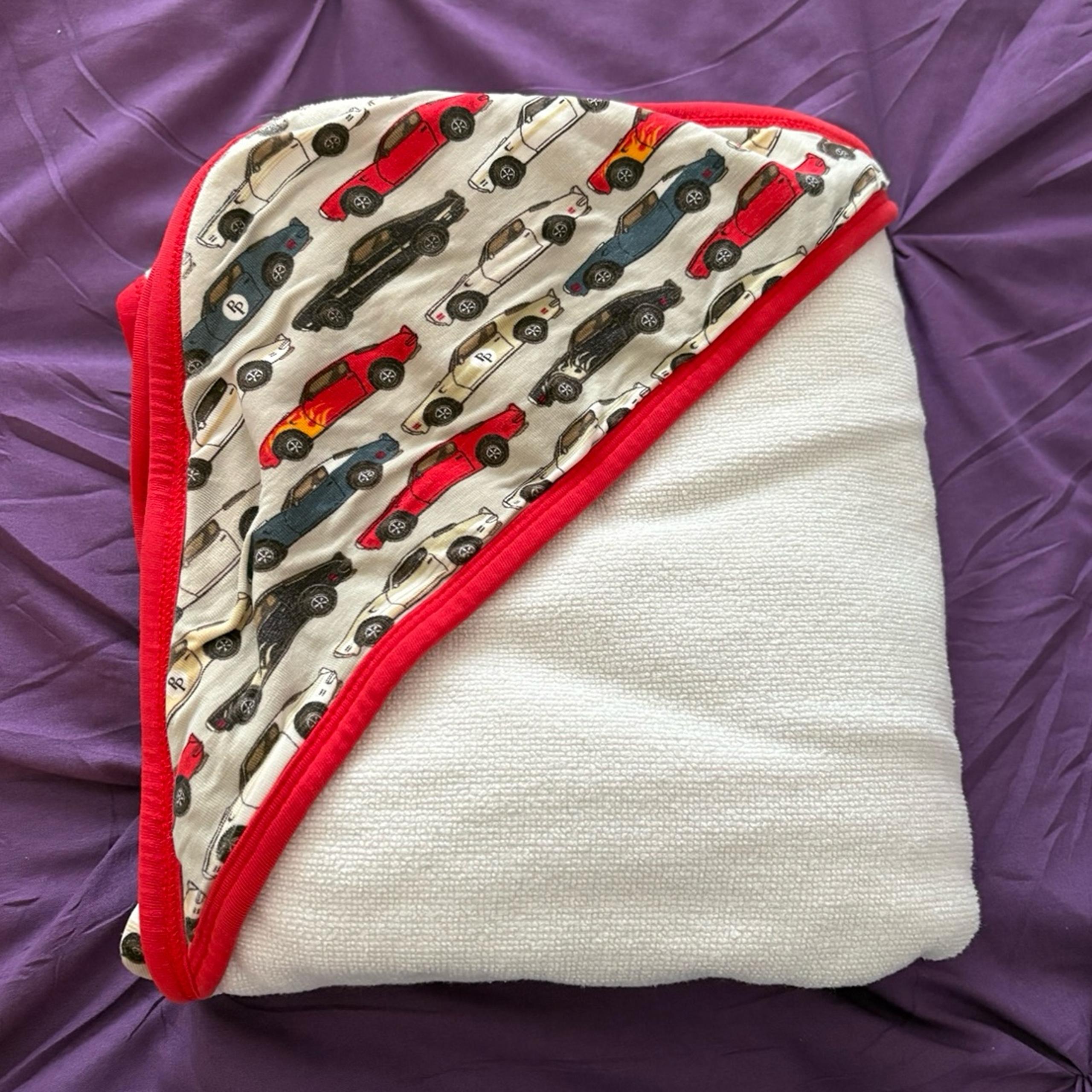 Posh Peanut- Miles (Racecar) Boys Hooded Towel 40x40- PLAY CONDITION!