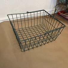 VTG Rustic/Farmhouse Green Wire Shopping Basket w/Handle