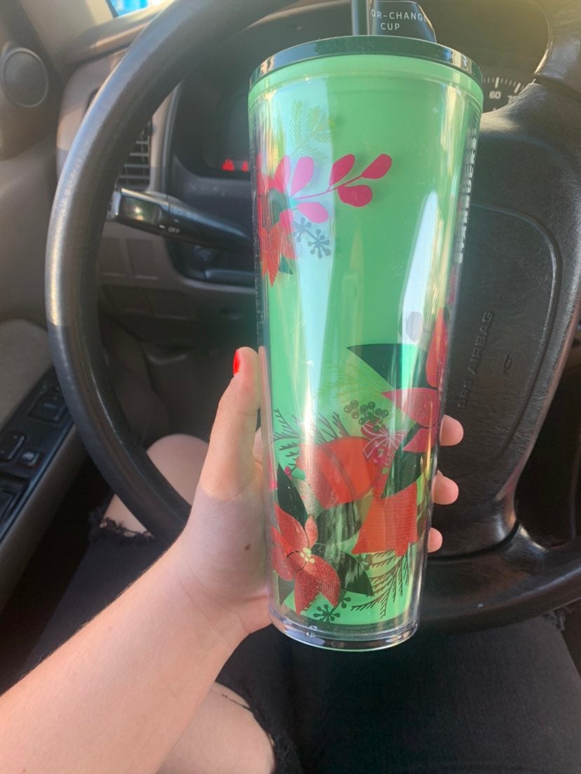 Starbucks holiday 2021 venti