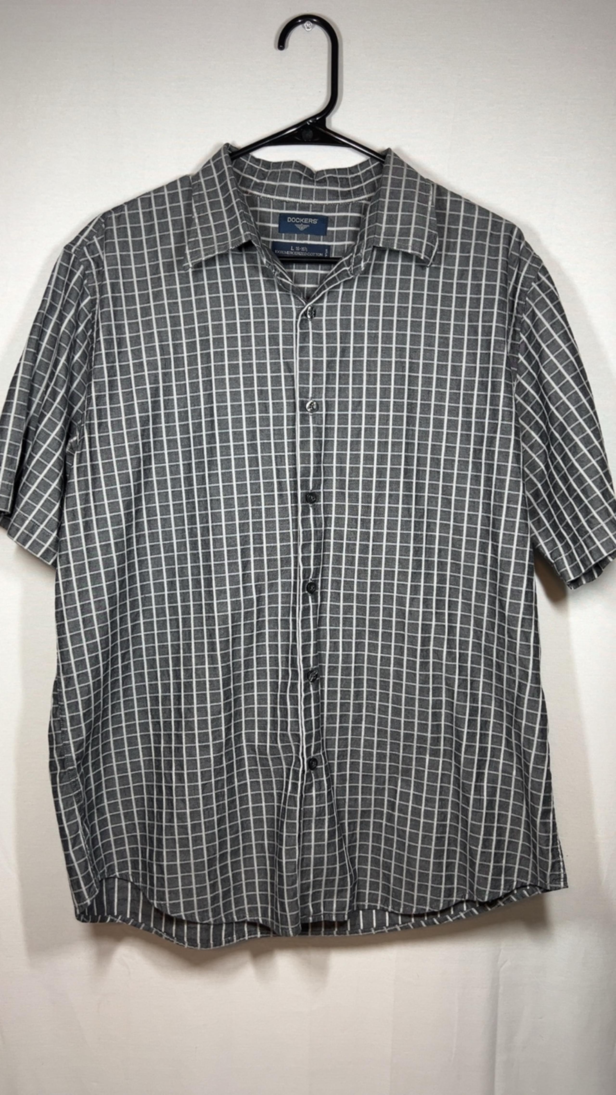 Dockers Casual Black and White Button Down Shirt