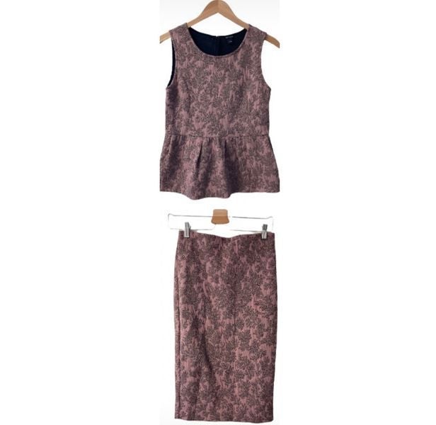 Ann Taylor skirt set textured pink size 0 shirt, small blouse