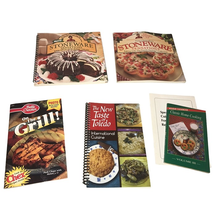 Set of 5 Vintage Cookbooks- On the Grill, The New Taste of Toledo, Classic Home