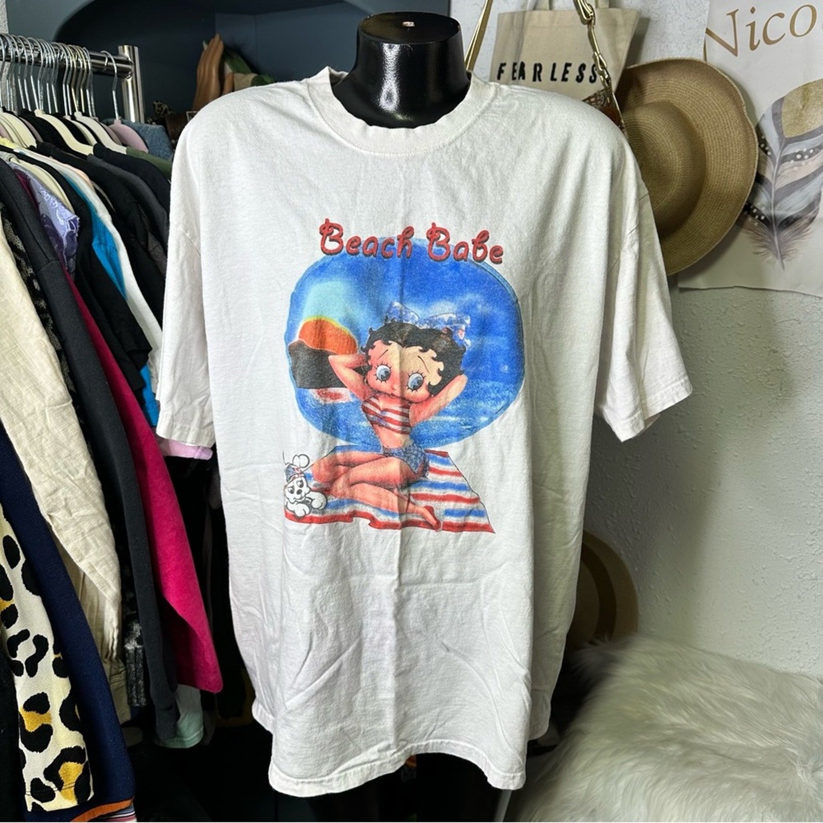 1962. Hanes Betty Boop & Pudgy Beach Babe T-shirt XL