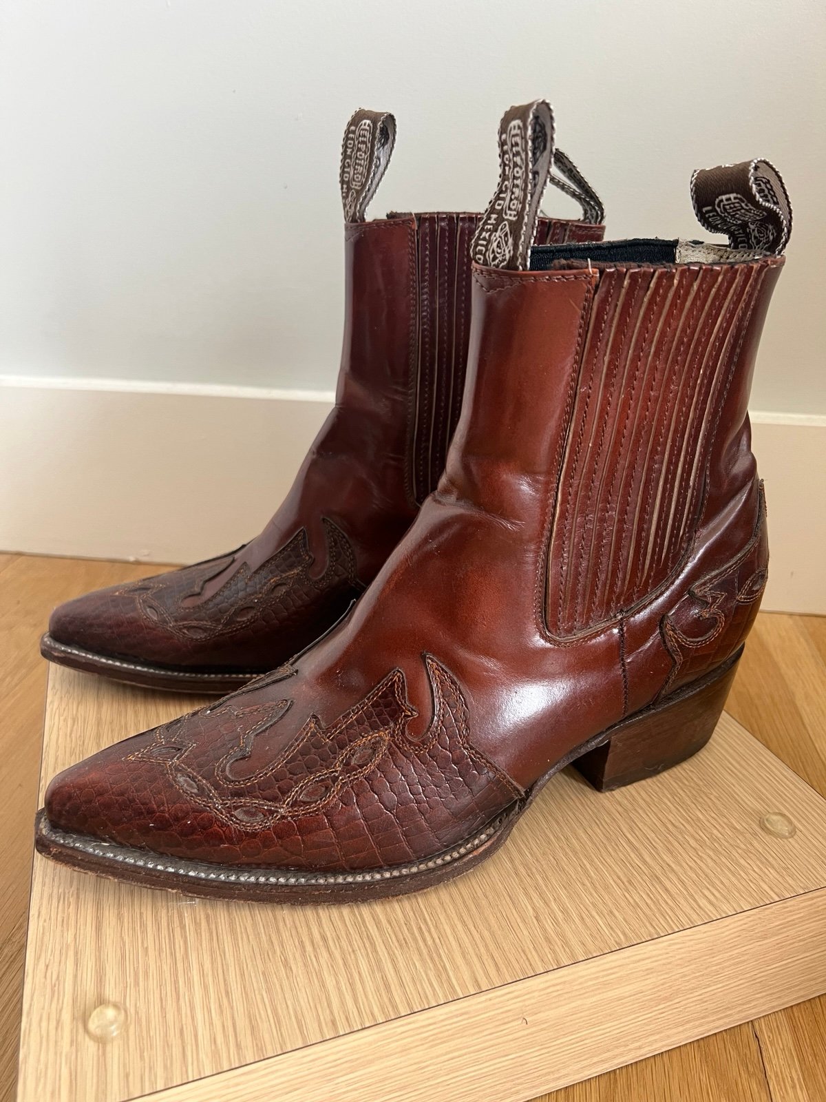 El potro Brown leather western boots