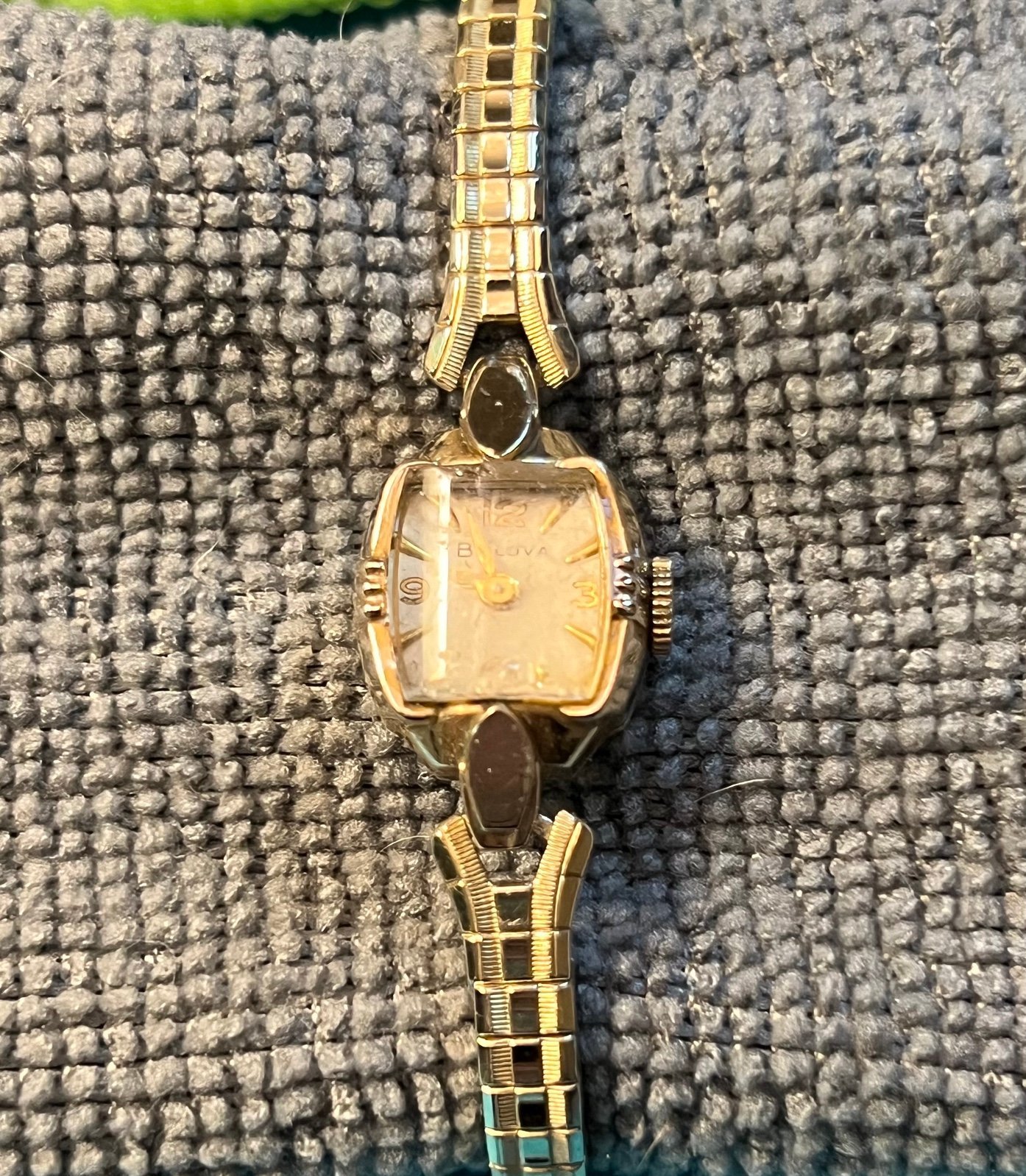 Vintage 1952 Bulova L2 manual winding ladies watch 10kt gold filled