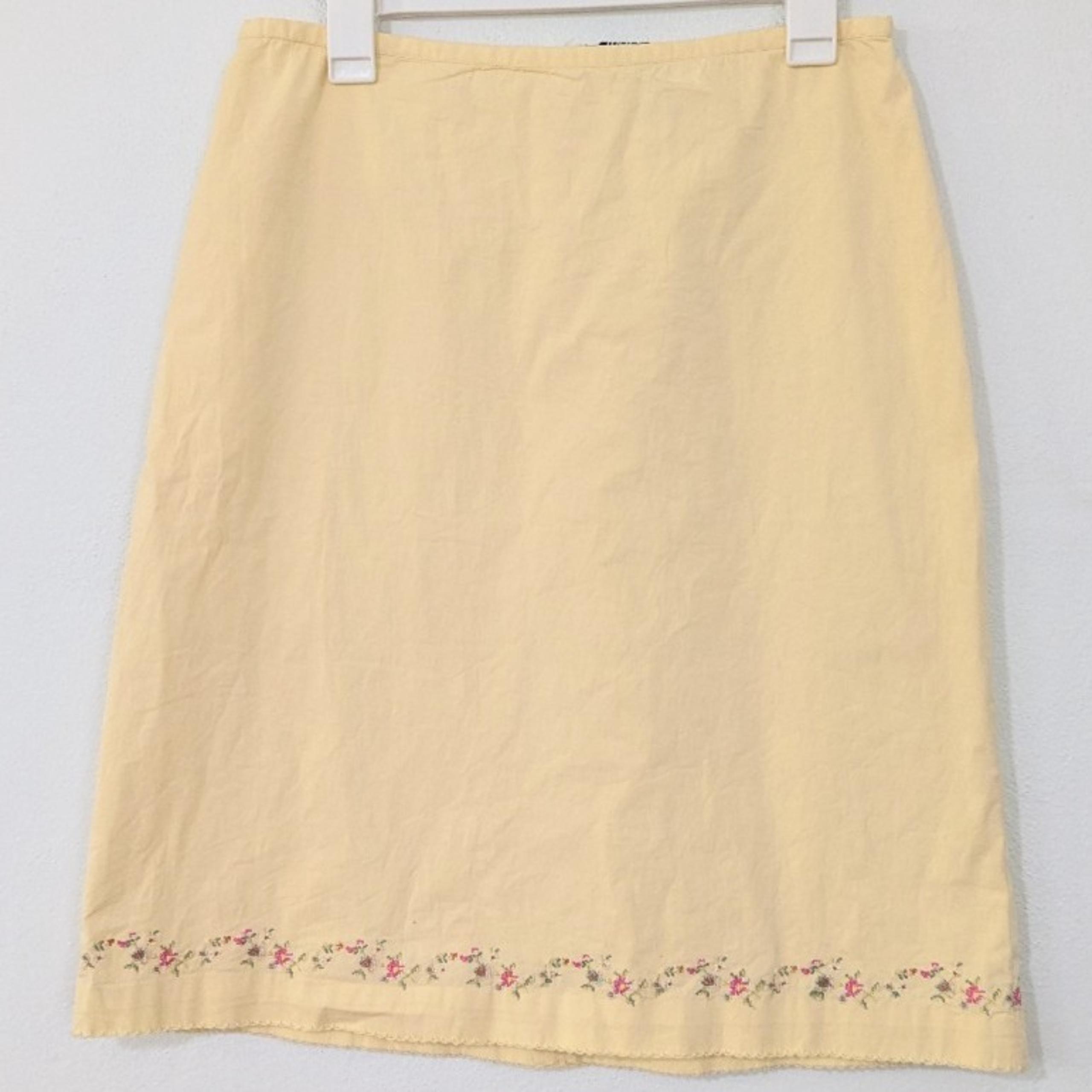 Vintage Gap Floral Embroidered Cross Stitch Trim Mini Skirt Butter Yellow 12