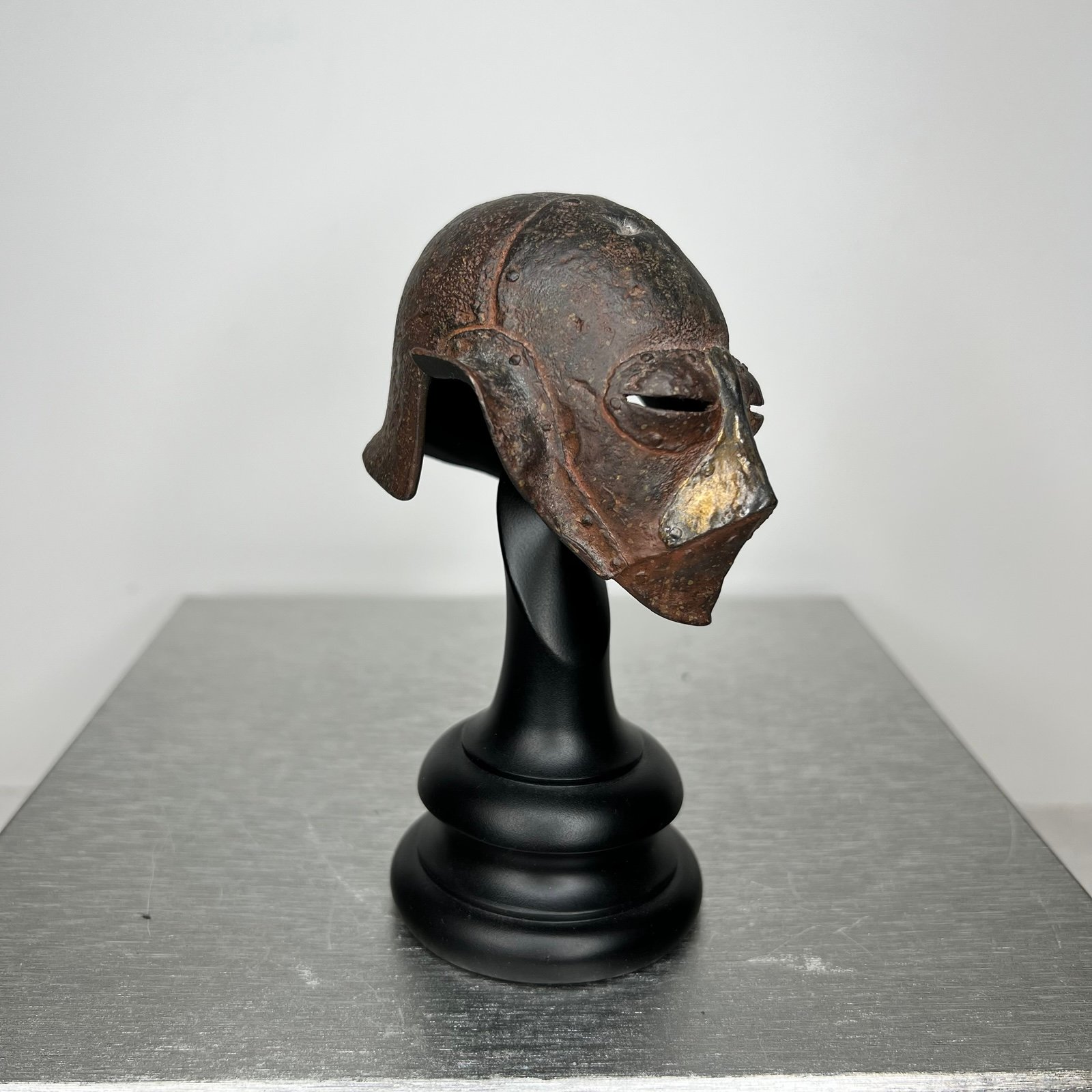 Sideshow Weta Lord of the Rings Orc Squinter Helm Helmet