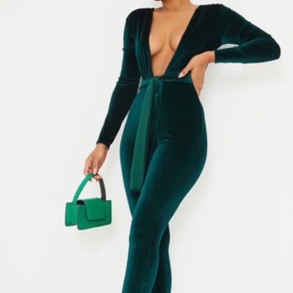 Pretty Little Thing Deep V Velvet Green Jumpsuit Size 26