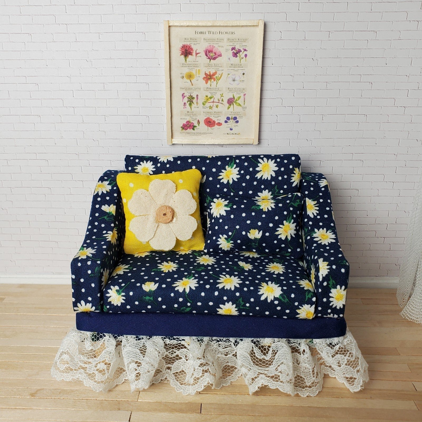 Miniature Dollhouse Furniture Love Seat Sofa Couch Floral 1:12 Scale Handmade