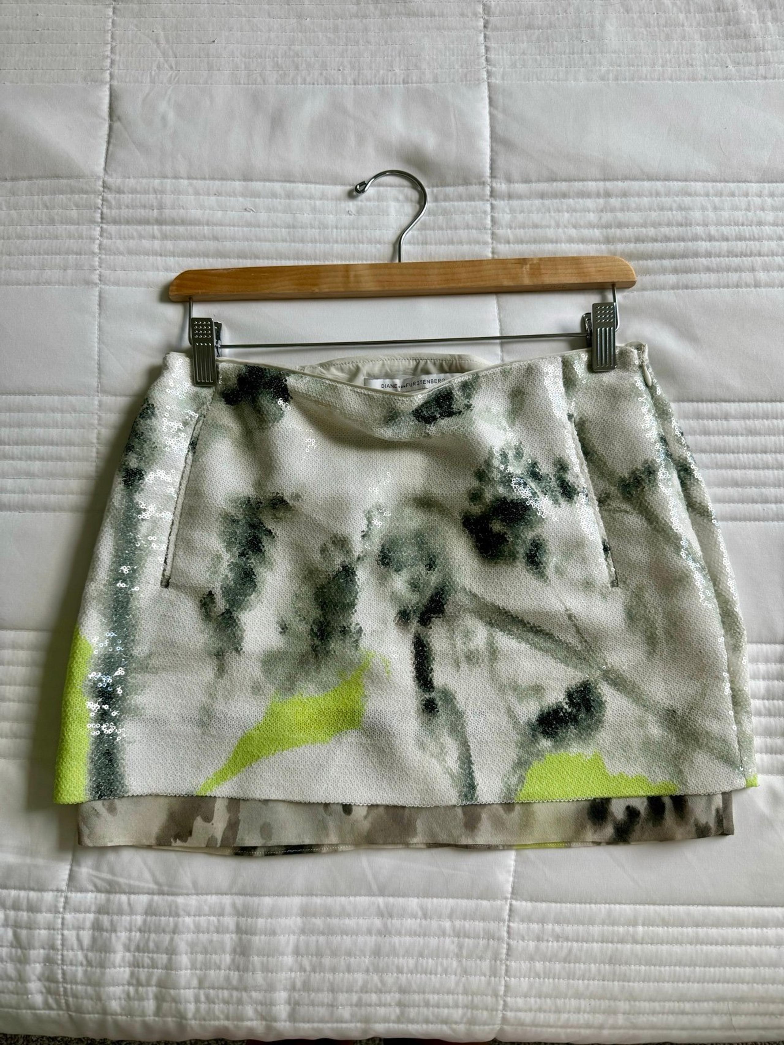Diane Von Furstenberg Sequin Mini Skirt size 2