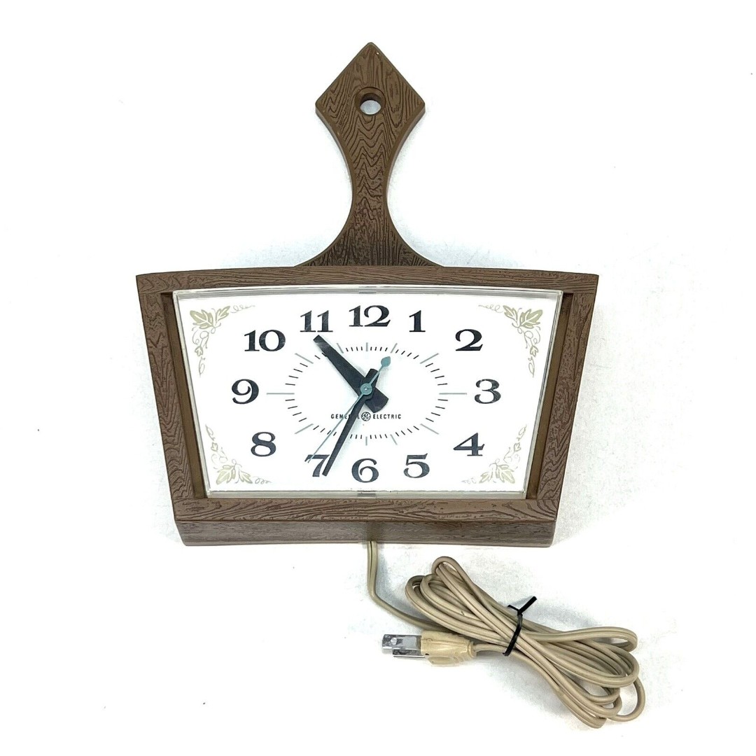Vintage Retro General Electric Kitchen Wall Clock Plug-In Faux Wood Model 2155