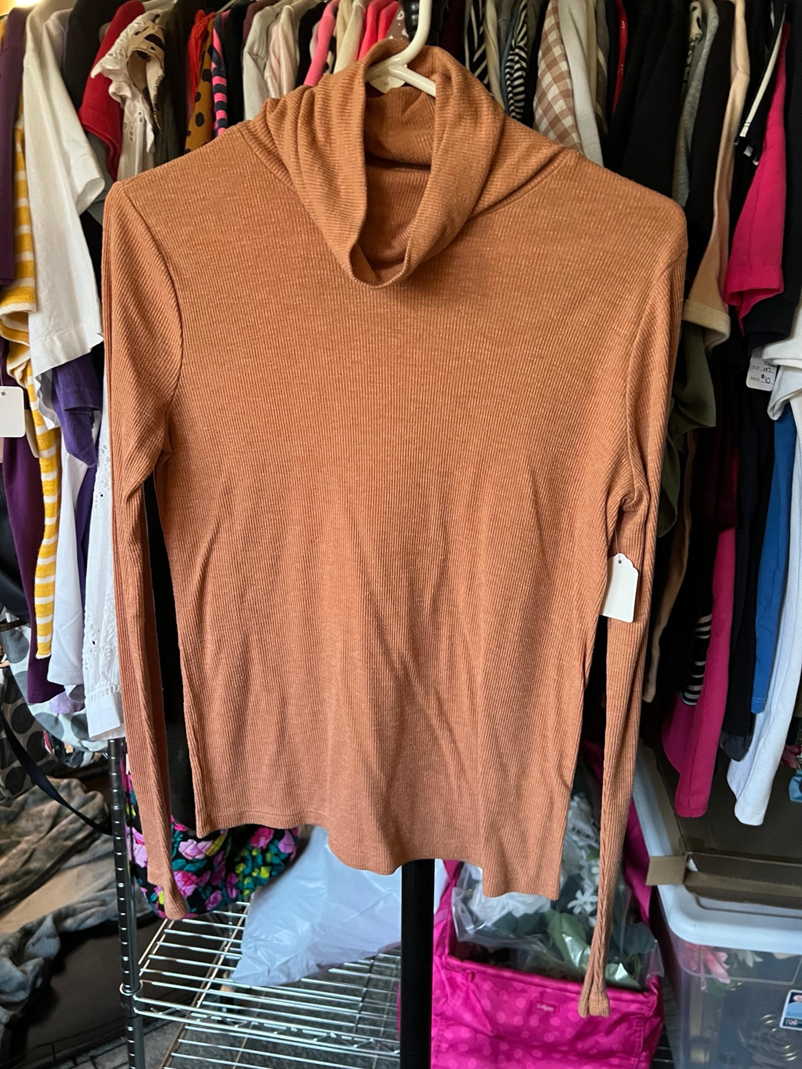 Womens SO turtleneck size S