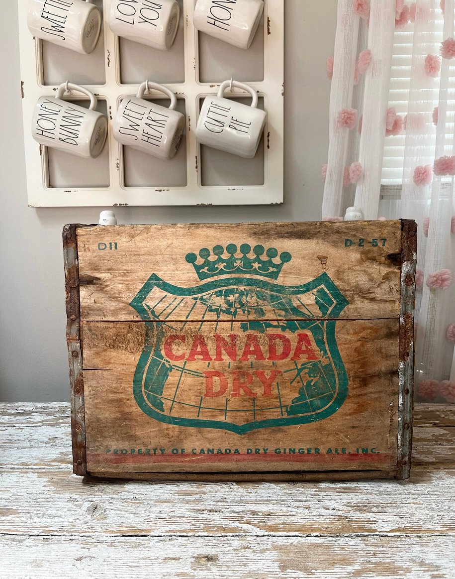 Vintage Canada Dry Ginger ale Crate
